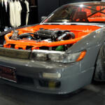 インナーパネルを除去してパイプのサブフレームを新設した圧巻のエンジンルーム！　「GARAGE SUCCESS」のS13シルビアはホンキのドリ車だった【大阪オートメッセ2026】