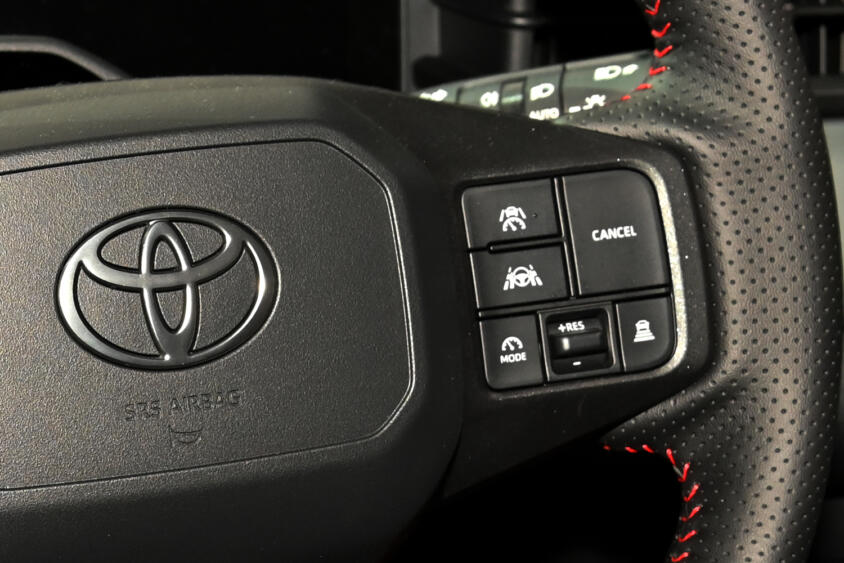 トヨタがRAV4に採用した攻めた装備が話題に！　「スリップストリーム」の効果をメーターに表示ってマジか!!