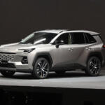 【画像】トヨタがRAV4に採用した攻めた装備が話題に！　「スリップストリーム」の効果をメーターに表示ってマジか!! 〜 画像1