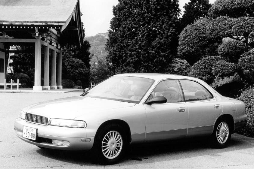 なんと90年代にソーラールーフ搭載！　マツダの高級サルーン「センティア」を覚えているか？