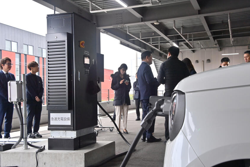 ガソリンみたいに「わかりやすく」電気をチャージできる！　ホンダ×ニトリでEV用充電器の普及を目指す!!