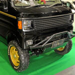 【画像】ラーメン・つけ麺・軽イケメン！　「西部警察」のマシンＸをモーチーフにお笑いタレント狩野英孝とコラボした軽バン「EIKO号！」が爆誕【大阪オートメッセ2026】 〜 画像6