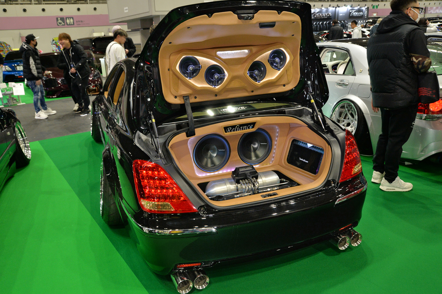 「SPARK FINE」が仕上げたVIPは本気とユーモアが詰まっていた【大阪オートメッセ2026】