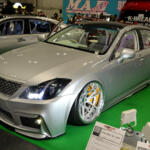 【画像】超絶怒涛のカスタムで客を引き寄せウケ狙いのスペックボードでオトす！　「SPARK FINE」のVIP系デモカーにはホンキとユーモアが詰まってた【大阪オートメッセ2026】 〜 画像9