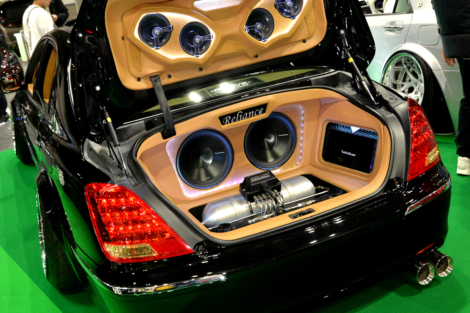 「SPARK FINE」が仕上げたVIPは本気とユーモアが詰まっていた【大阪オートメッセ2026】 〜 画像4