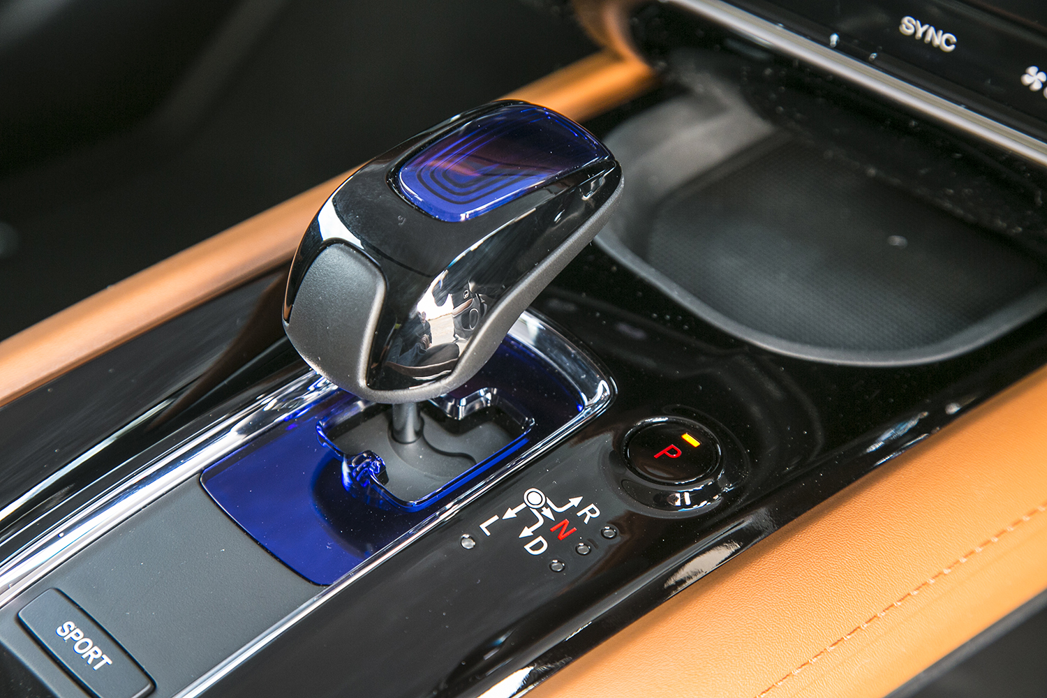 ホンダ・ヴェゼルハイブリッドのシフトノブ