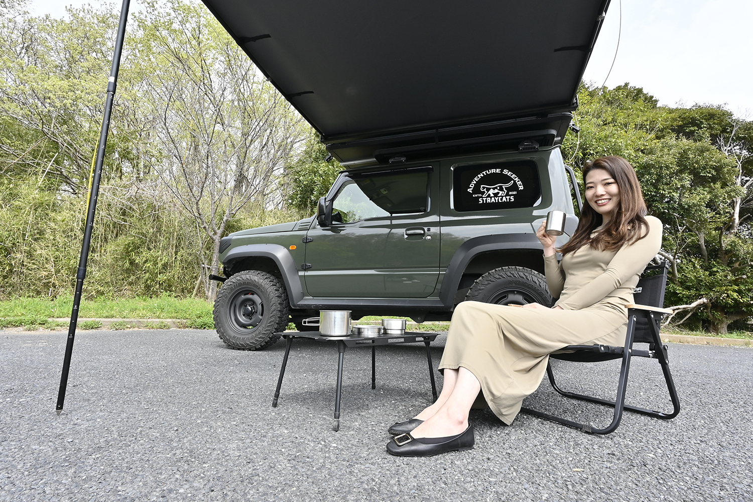 ルーフテントを装備したジムニーシエラ