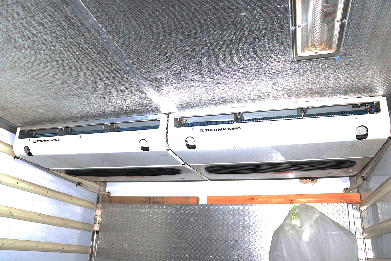 コンテナ内の空調設備