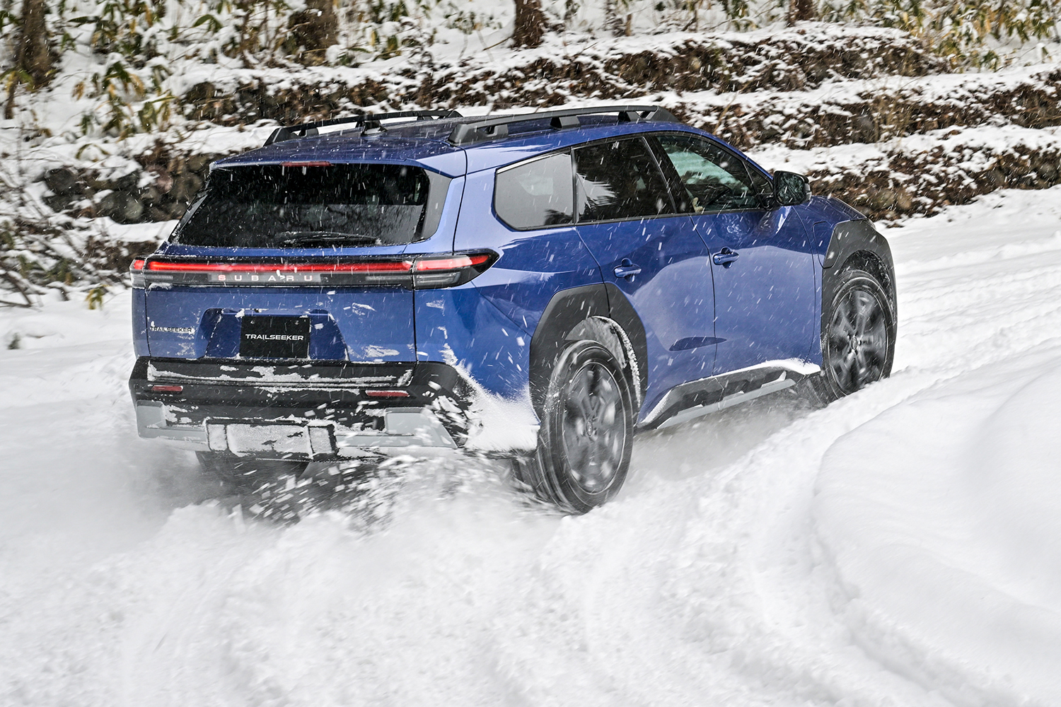 スバル・トレイルシーカーを雪道で乗ったら死角ゼロだった 〜 画像3