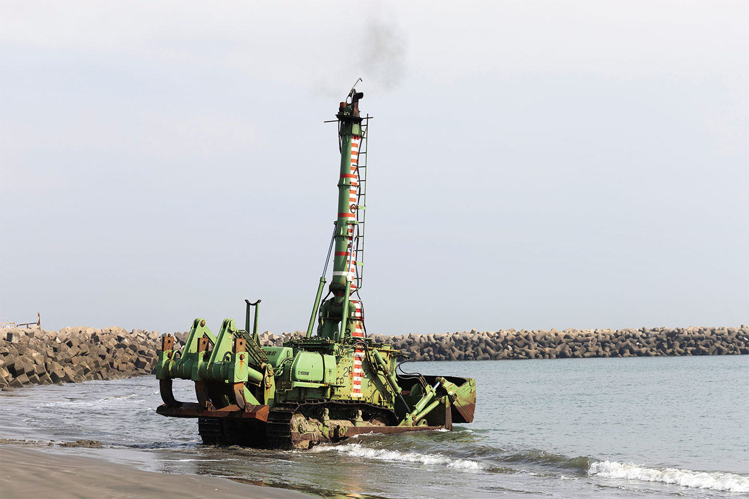 日本に５台しかない激レア水陸両用ブルドーザー「D155W」の衝撃 〜 画像7