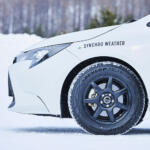 【画像】寒くなるとタイヤからスパイクが飛び出すってなんじゃそりゃ！　北欧のノキアンが「寒いとスパイク」「普段はスタッドレス」という凄いタイヤを開発していた 〜 画像1