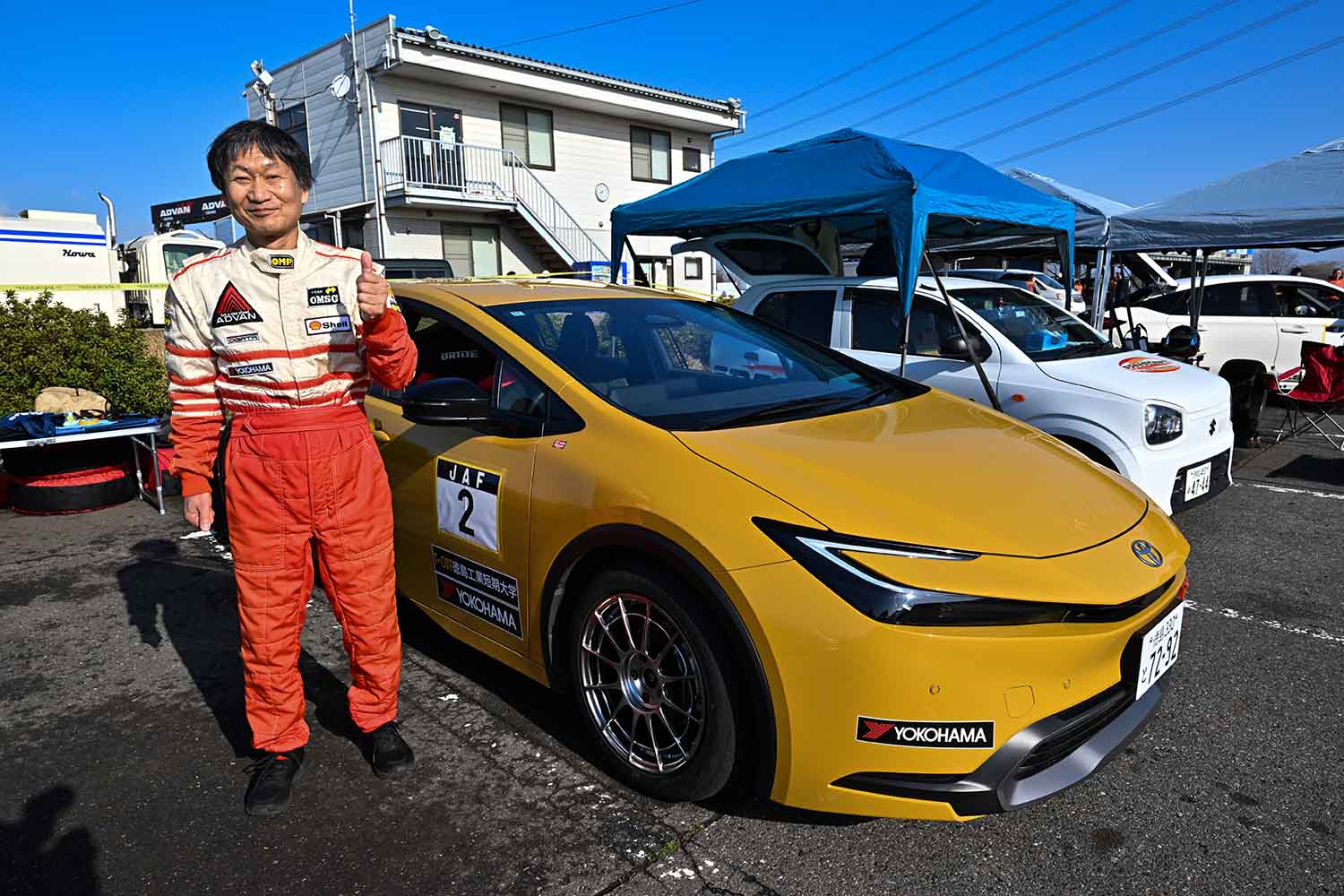 トヨタ・プリウスで参戦する鎌田選手 〜 画像4