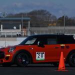 【画像】ジムカーナといえばMT……なんて時代じゃない！　超有名ドライバーが力を入れる「AT＋電動駐車ブレーキ」カテゴリーがいま激熱だった 〜 画像25