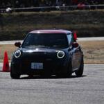 【画像】ジムカーナといえばMT……なんて時代じゃない！　超有名ドライバーが力を入れる「AT＋電動駐車ブレーキ」カテゴリーがいま激熱だった 〜 画像28