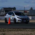 【画像】ジムカーナといえばMT……なんて時代じゃない！　超有名ドライバーが力を入れる「AT＋電動駐車ブレーキ」カテゴリーがいま激熱だった 〜 画像42