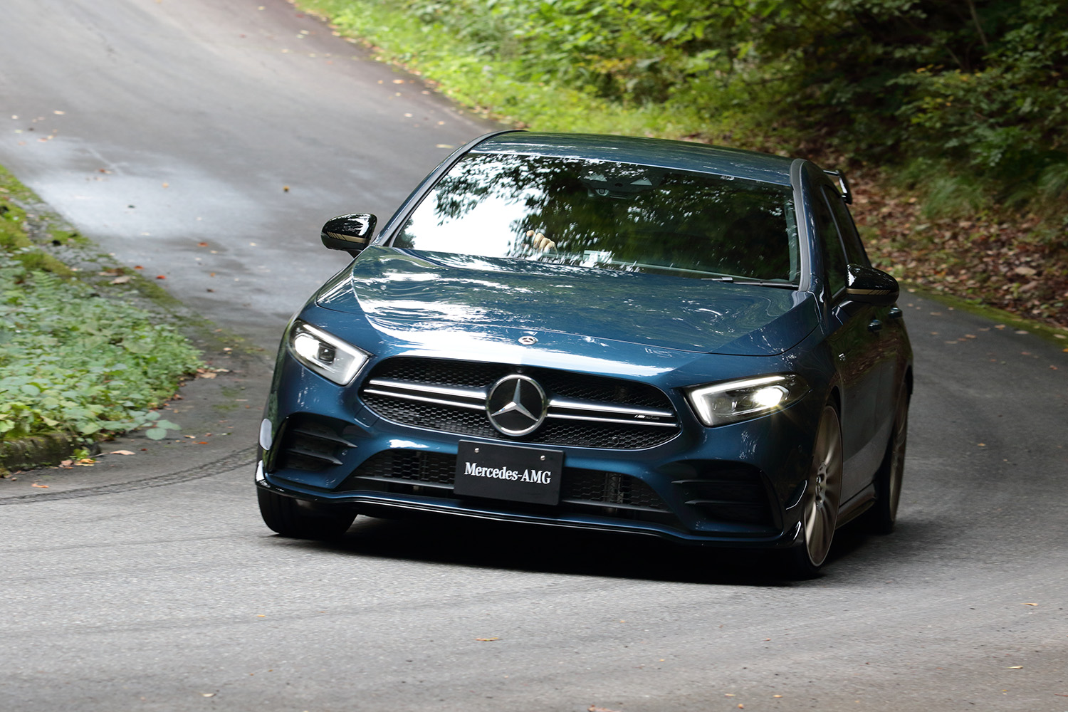 メルセデスAMG A35