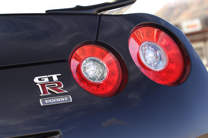 速さこそが命のGT-Rにあって異質の存在！　たった40台しか売れなかった激レアグレード「EGOIST」とは