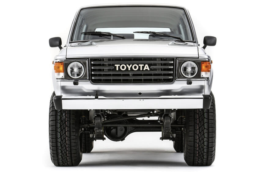 見た目は普通なのに中身はとんでもないことに！　ランクル60をトヨタ自ら魔改造した「ターボトレイルクルーザー」が控えめに言っても最高だった!!