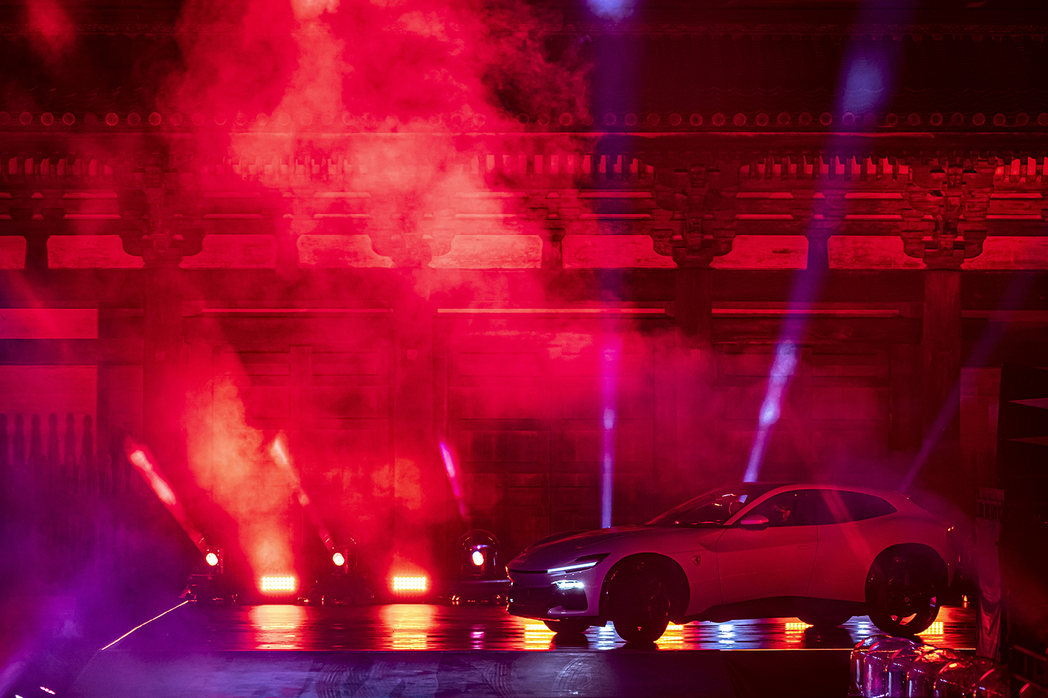 フェラーリ・プロサングエの発表会