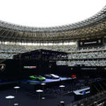 【画像】国立競技場をランボが貸切！　日本のお寺にフェラーリ！　エンパイヤステートビルの展望台！　ビックリ発表会を開催したメーカー６選 〜 画像13