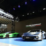 【画像】国立競技場をランボが貸切！　日本のお寺にフェラーリ！　エンパイヤステートビルの展望台！　ビックリ発表会を開催したメーカー６選 〜 画像8