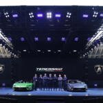 【画像】国立競技場をランボが貸切！　日本のお寺にフェラーリ！　エンパイヤステートビルの展望台！　ビックリ発表会を開催したメーカー６選 〜 画像9