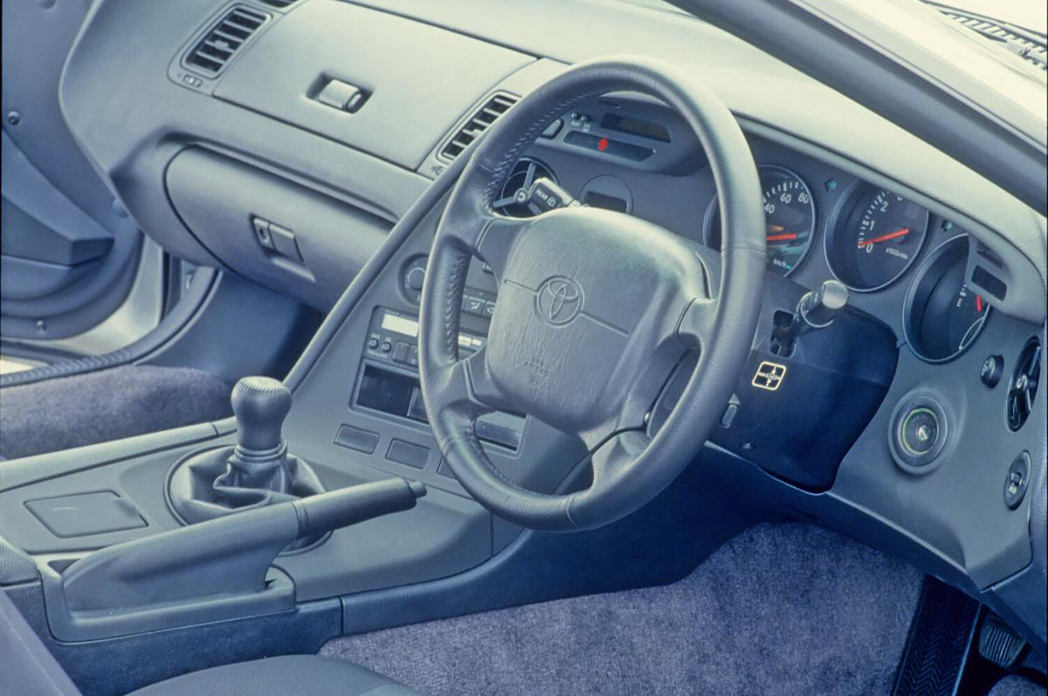 トヨタ・スープラ（A80）のインパネ 〜 画像18