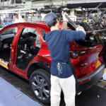 【画像】給料もよくて無料で寮に住めてクルマに詳しくなれる……期間従業員ってもしかして最高？　ただしマッチョになれるほど体力のいる仕事の可能性アリ 〜 画像2