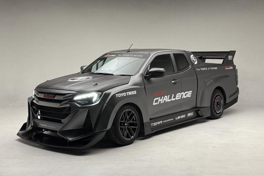 ピックアップベースのお遊びコンセプトカーかと思いきや……市販するだと!?　タイで見つけたいすゞD-MAXベースのレーシングマシンが衝撃のぶっ飛びっぷり