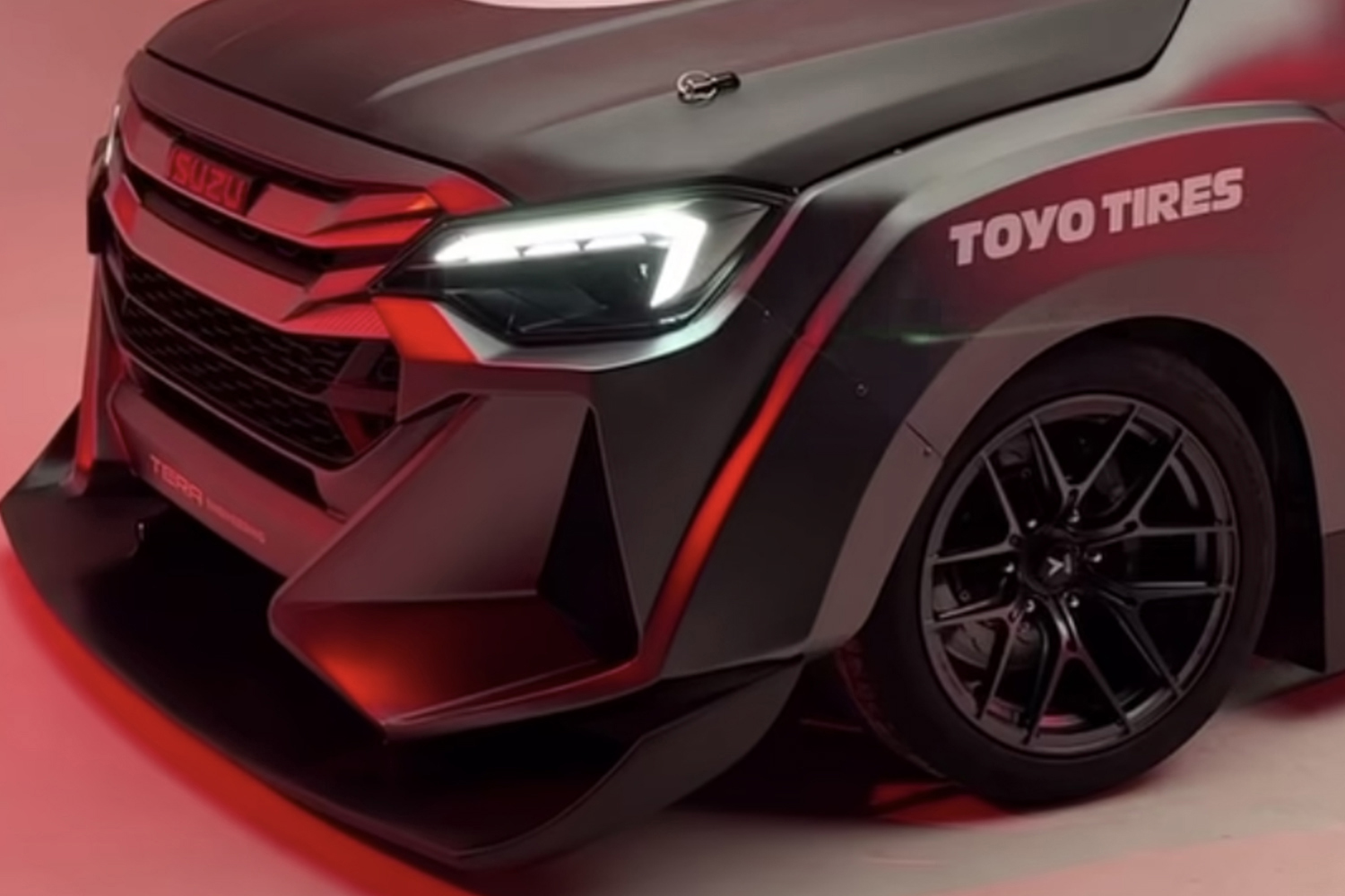 いすゞのピックアップトラック「D-MAX」をベースにしたワンメイク車両がぶっ飛びすぎていた 〜 画像4