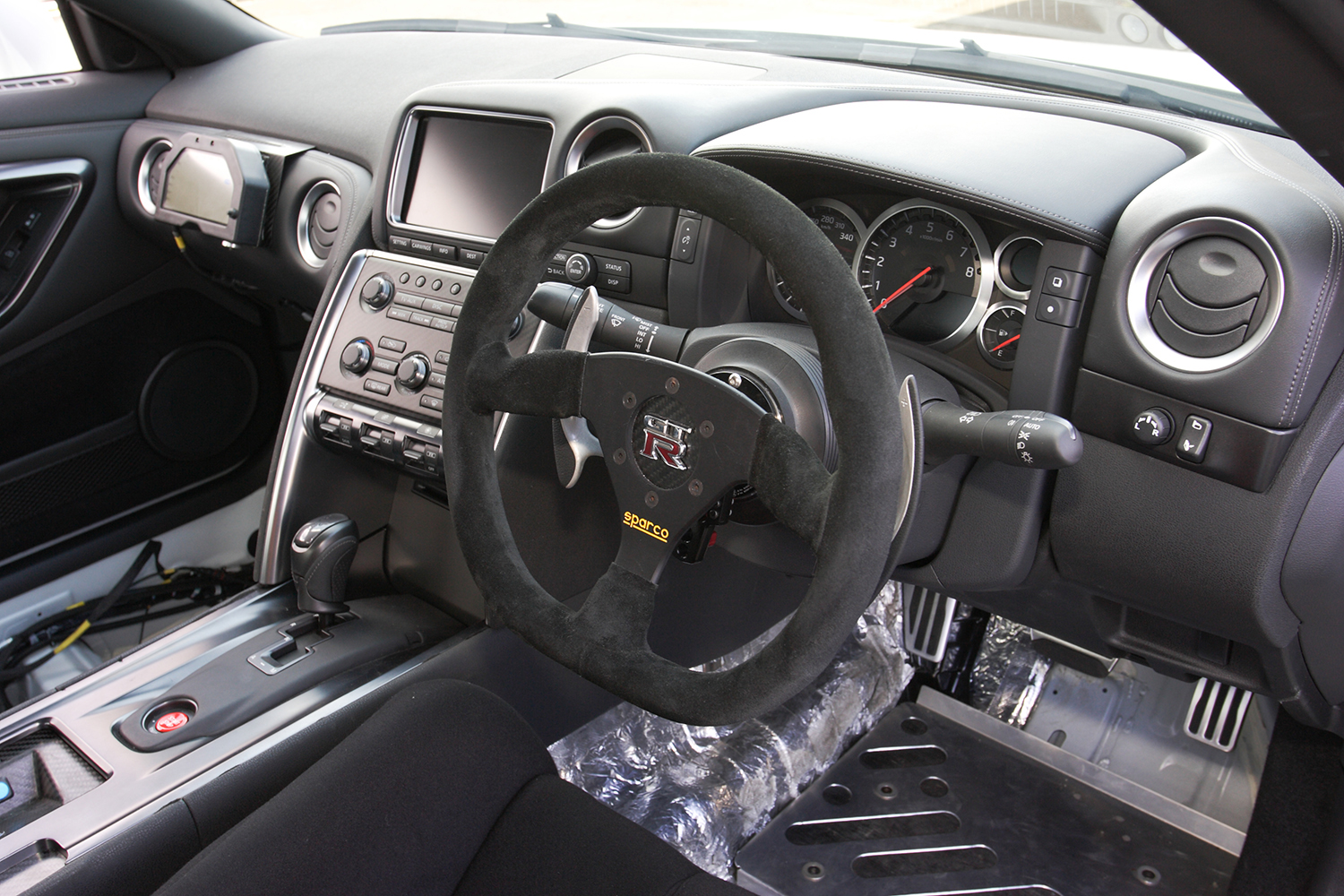 日産GT-R クラブトラックエディションの車内