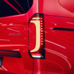 【画像】「赤いライン」が入るってことは商用バンのGTIか!?　VW「トランスポーター・スポーツライン」の正体とは 〜 画像4