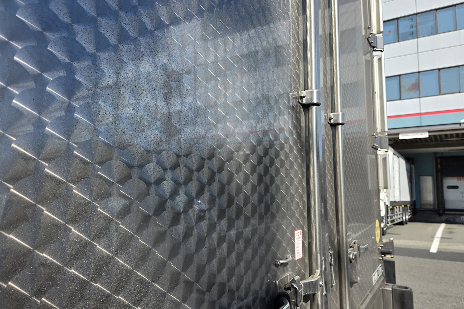 トラックカスタムの世界の知られざる定番アイテムたち