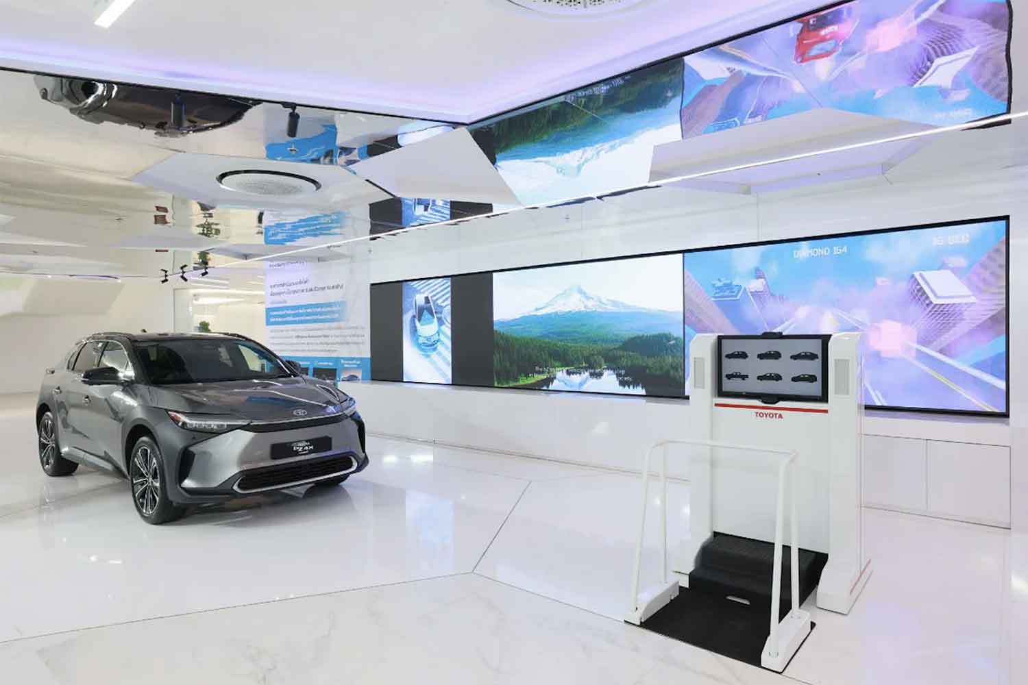 トヨタbZ4Xの展示