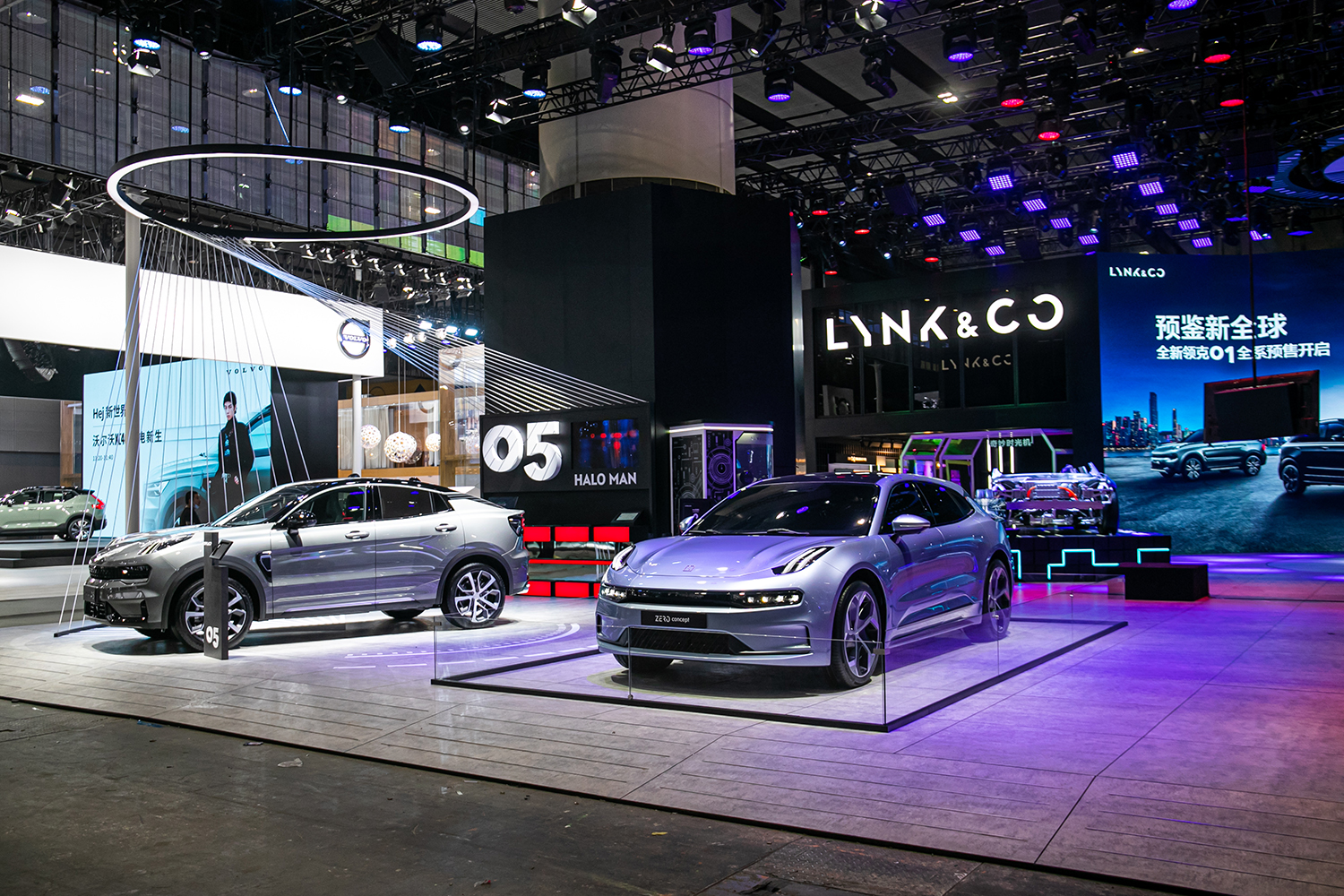 モーターショーでのLynK & Coのブース