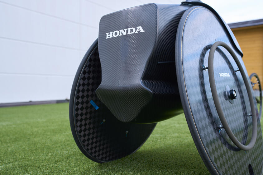 フルカーボンの450万円車いす！　F1パーツ製作用3Dプリンター！　ホンダの研究所に潜入したらやっぱり超おもしろカンパニーだった