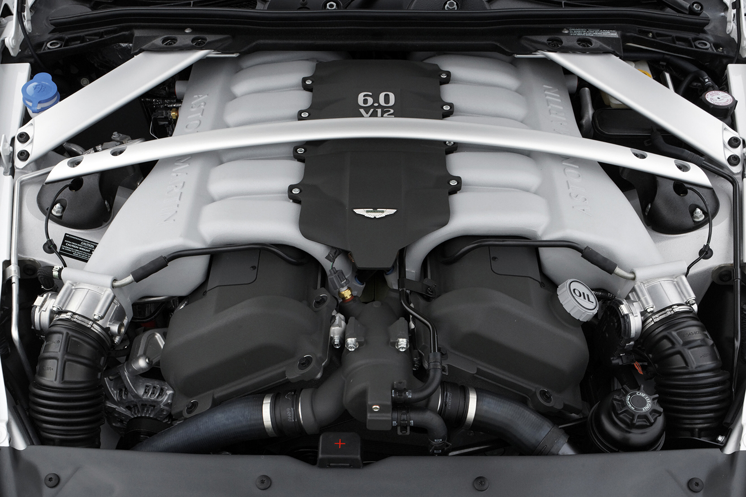 アストンマーティンDB9のエンジン