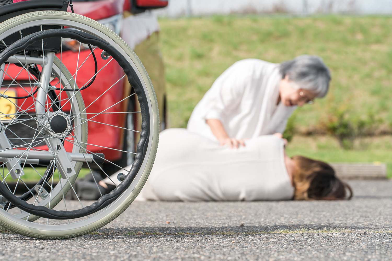 交通事故のけが人の確認