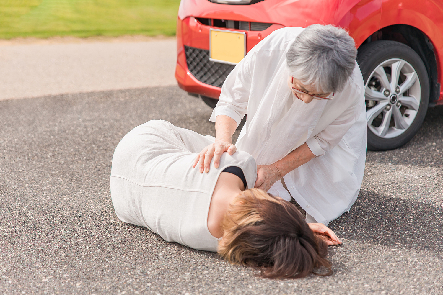交通事故のけが人の確認