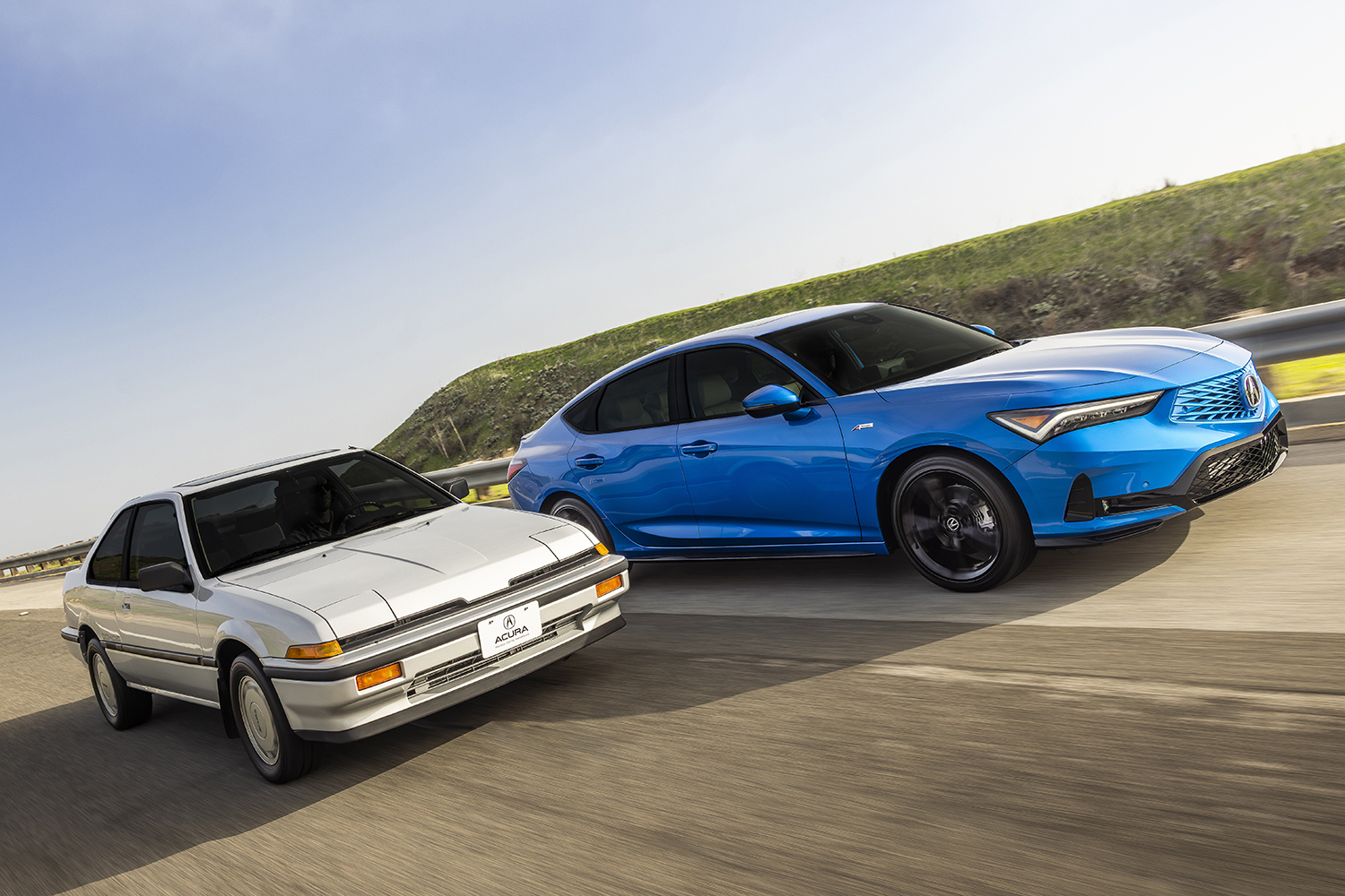 初代アキュラ・インテグラと現行型アキュラ・インテグラ