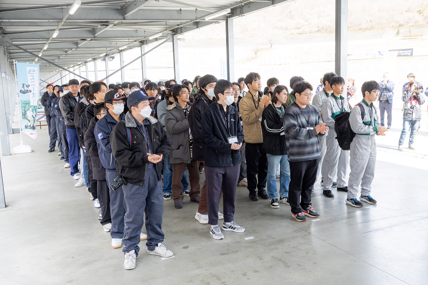 「フューチャーメカニックエクスペリエンス in 富士スピードウェイ」に参加した学生たち