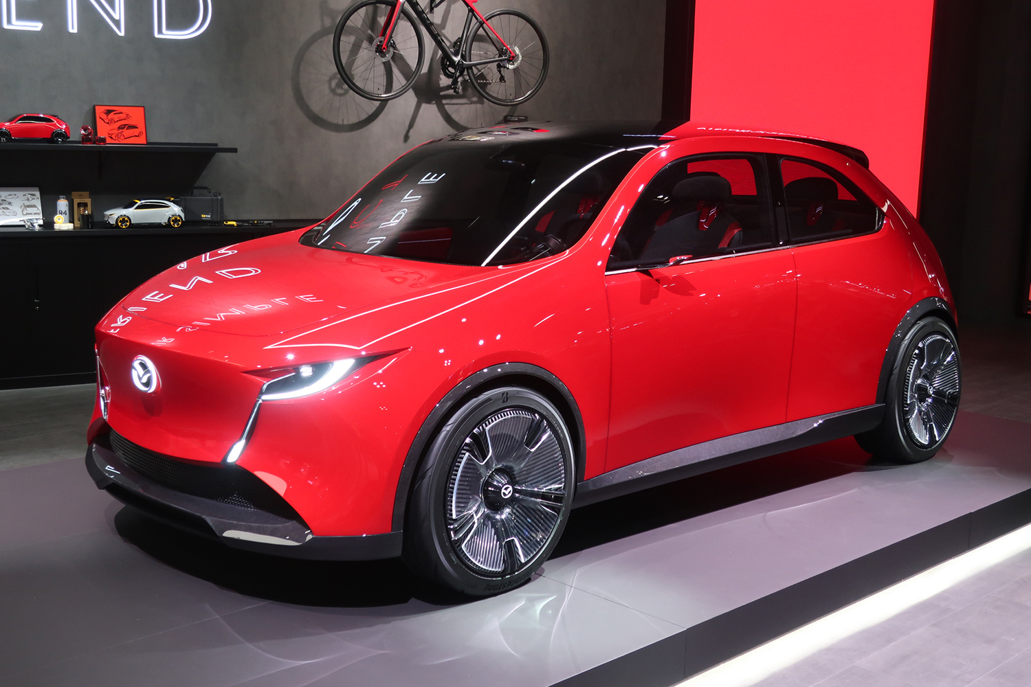 マツダ・ビジョンXコンパクトのフロントスタイリング