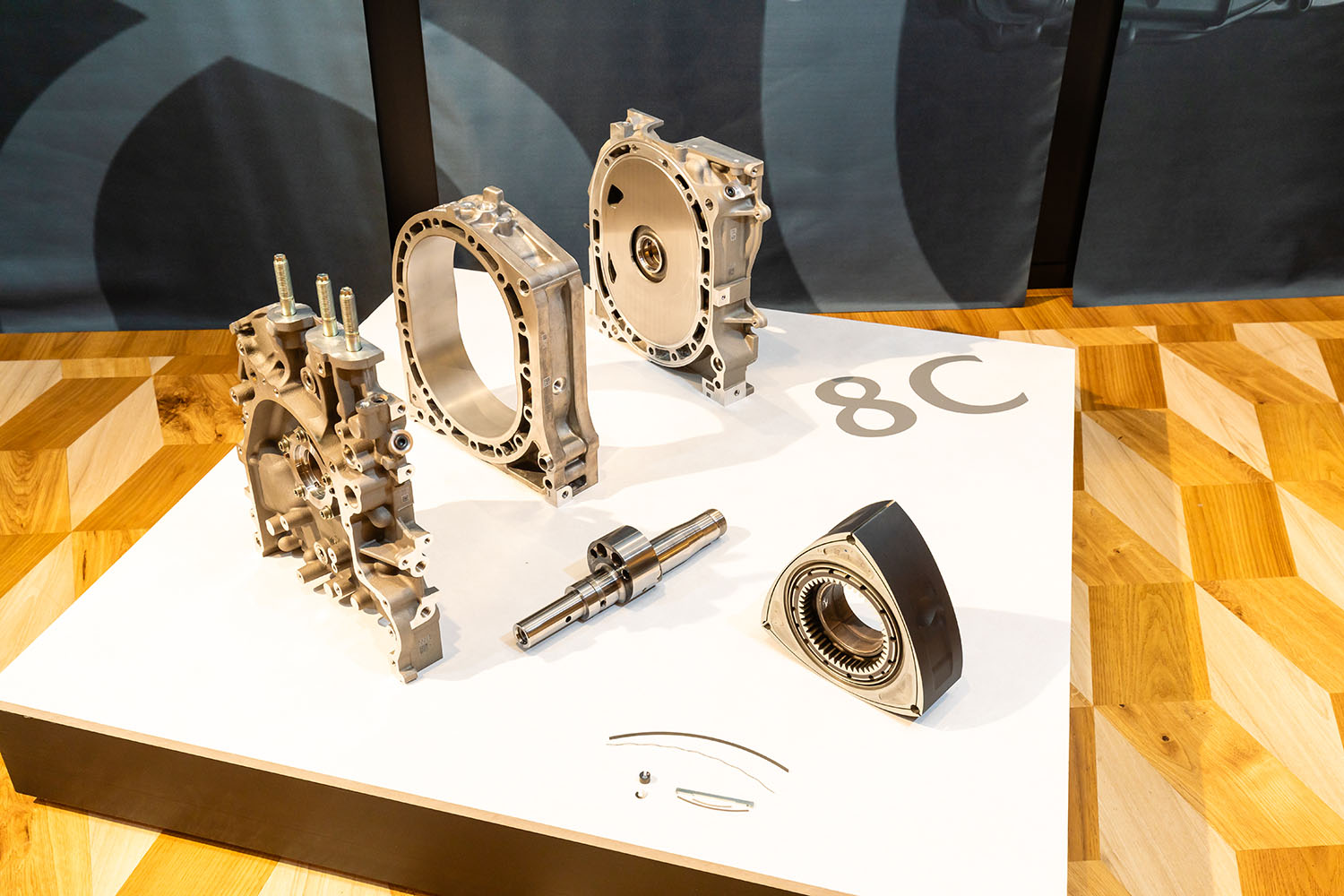 マツダのロータリーエンジン「8C」