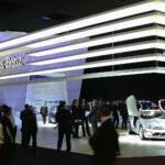 【画像】メルセデス・ベンツとAMGとマクラーレンが共同開発した衝撃作！　伝説の「メルセデス・ベンツSLRマクラーレン」がもつ圧倒的パフォーマンス【21世紀スーパーカーFILE #021】 〜 画像1