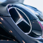 【画像】メルセデス・ベンツとAMGとマクラーレンが共同開発した衝撃作！　伝説の「メルセデス・ベンツSLRマクラーレン」がもつ圧倒的パフォーマンス【21世紀スーパーカーFILE #021】 〜 画像9