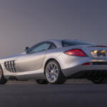 【画像】メルセデス・ベンツとAMGとマクラーレンが共同開発した衝撃作！　伝説の「メルセデス・ベンツSLRマクラーレン」がもつ圧倒的パフォーマンス【21世紀スーパーカーFILE #021】 〜 画像14