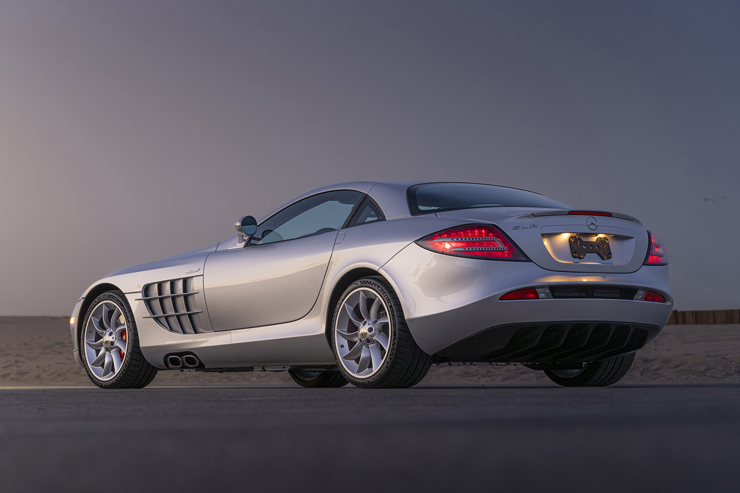 トリプルコラボで誕生したメルセデス・ベンツSLRマクラーレンの伝説すぎる中身【21世紀スーパーカーFILE #021】 〜 画像14