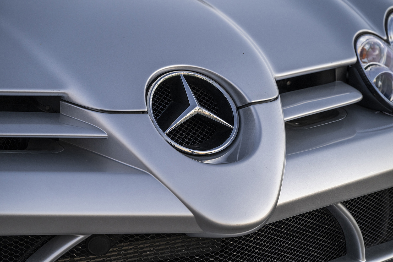 トリプルコラボで誕生したメルセデス・ベンツSLRマクラーレンの伝説すぎる中身【21世紀スーパーカーFILE #021】 〜 画像18