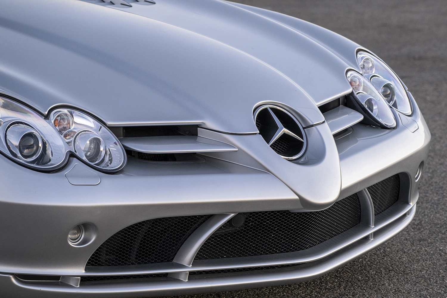 トリプルコラボで誕生したメルセデス・ベンツSLRマクラーレンの伝説すぎる中身【21世紀スーパーカーFILE #021】 〜 画像25