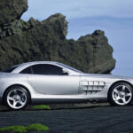 【画像】メルセデス・ベンツとAMGとマクラーレンが共同開発した衝撃作！　伝説の「メルセデス・ベンツSLRマクラーレン」がもつ圧倒的パフォーマンス【21世紀スーパーカーFILE #021】 〜 画像31